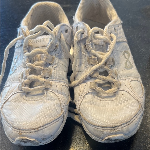 White Cheer Sneakers - Picture 4 of 5